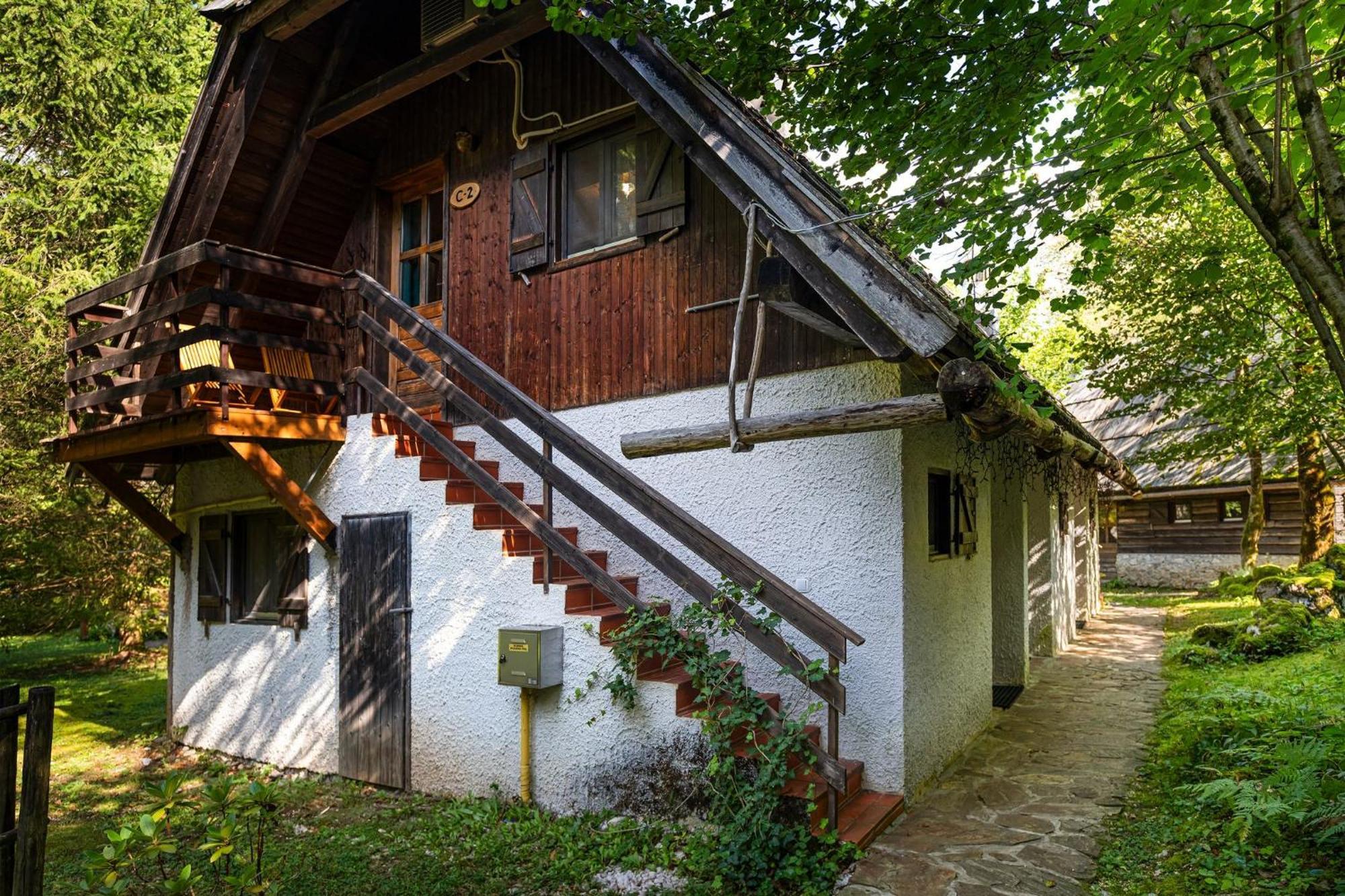 Pristava Lepena Village Ngoại thất bức ảnh